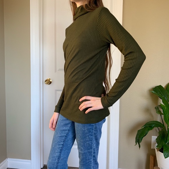 Forever 21 Turtle neck olive top - Picture 1 of 8